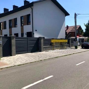 Без комісіі!продаж 1 кім квартири від власника з двором своїм та парко