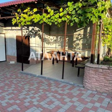 Можно под программы  Дом в Нерубайском с большим участком гараж.