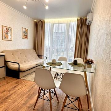 Віктора Некрасова вул. (Північно-Сирецька), 6