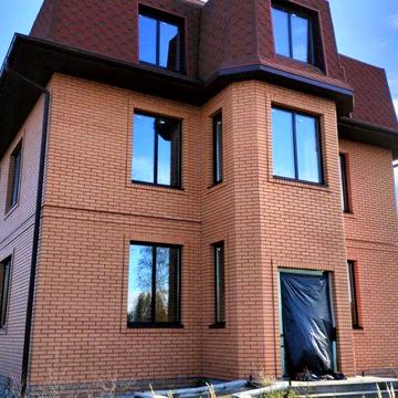 Продам капітальний будинок в центрі міста ідеально під комерцію.