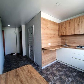 Продам 3 кім кв метро 5 хв вул Нескорених 17б ( Героїв Праці)