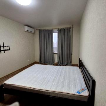 Десантний бульв., 16