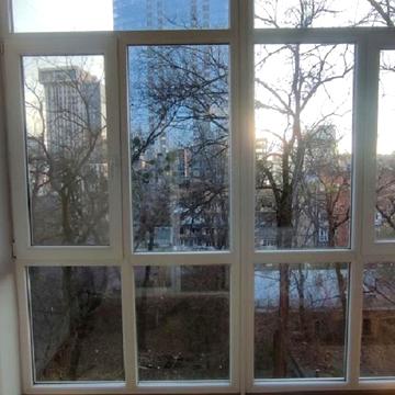 Кропивницького вул., 18