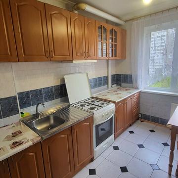 Здолбунівська вул., 9