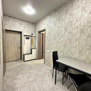 Космонавтів вул., 7