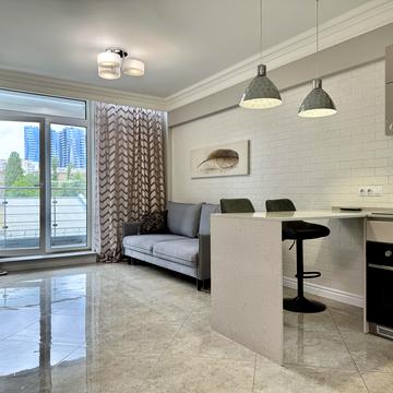 Джона Маккейна вул. (Івана Кудрі), 7