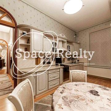 Продаж 2-кімнатної квартири в центрі Києва, вул. Тарасівська 6а