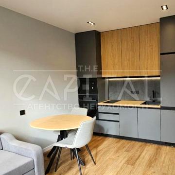 Салютна вул., 26