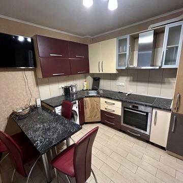 Небесної Сотні просп. (Маршала Жукова), 5а