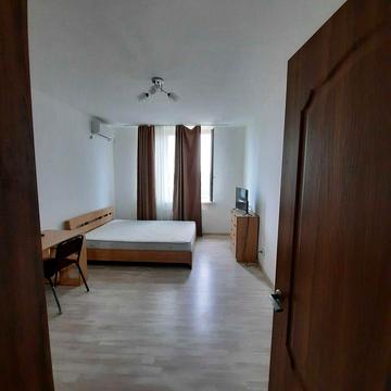 Ясинуватський пров., 10