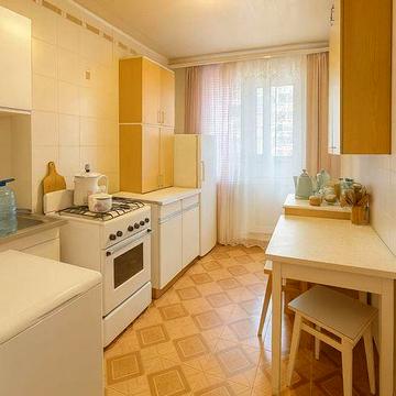 Продам 2-кімнатну квартиру на проспекті Мануїлівському,
