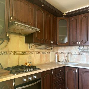 Хмельницька вул., 10