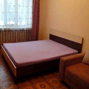 Здам 2-к. на вул. Мала Шияновська. Метро Печерська - 6 хвилин пішки