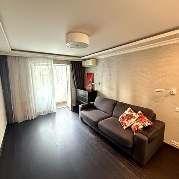 Кавказька вул., 9