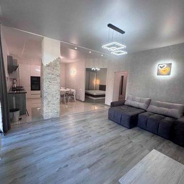 Сдам 1 комнатную кухню-студию и спальню ЖК Клаб Марин