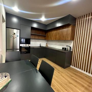 Перлинна вул., 1б