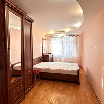 Дегтярівська вул., 15-Б