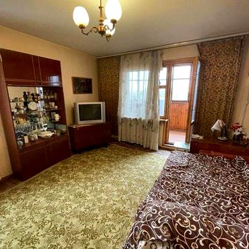 4 кімнатна квартира.Кімнати роздільні.Загалтна 85м2.4 лоджіі. 4 поверх