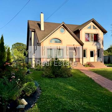 Центральна вул., 19