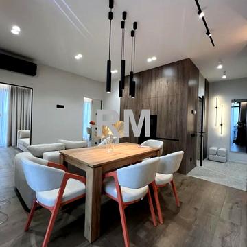 Ґарета Джонса вул. (Сімї Хохлових), 12