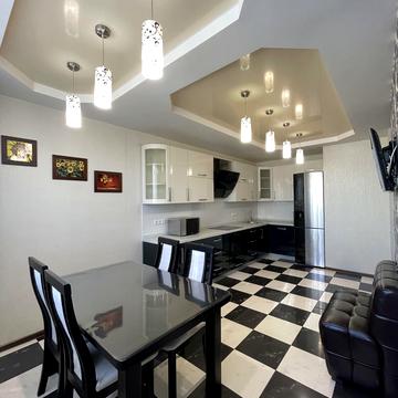 Валерія Лобановського просп. (Червонозоряний), 4-Ж