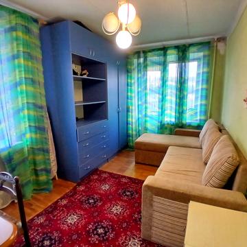 Джерельна вул., 44