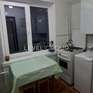 Богатирська вул., 14