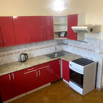 Анни Ахматової вул., 15