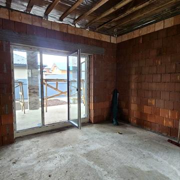 Бучанська, 2а