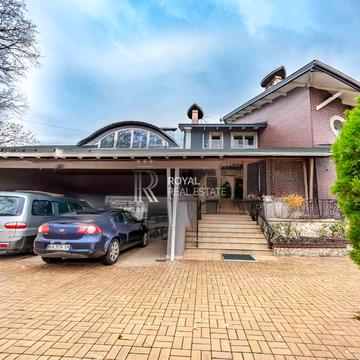 Прикордонна вул.