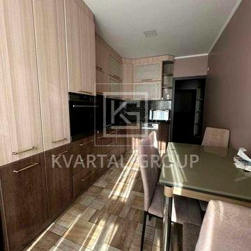 Трьокімнатна квартира в ценрі міста ЖК Фаворит. Газове опалення!