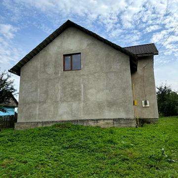 Будинок в селі біля кордону