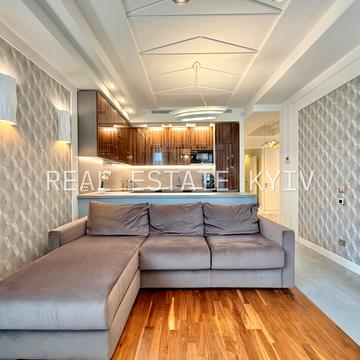 Саперне Поле вул., 12