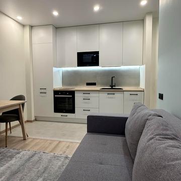 Салютна вул., 2