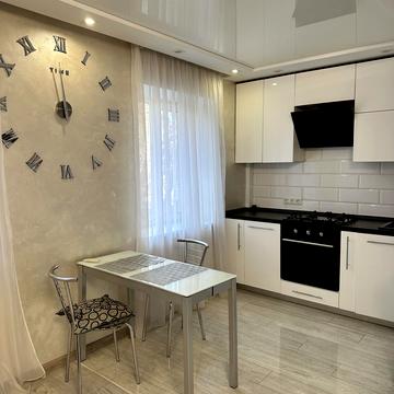 Незалежності вул., 4