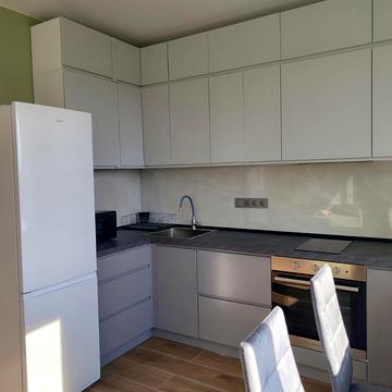 Героїв Небесної Сотні просп., 16/10