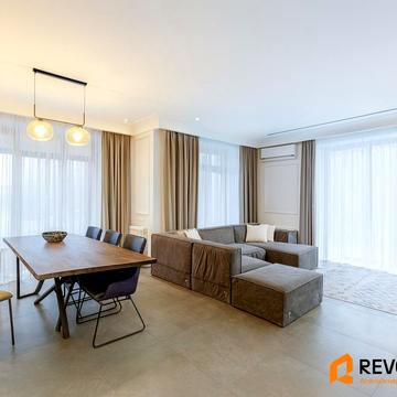 7-ма вулиця Ентузіастів, 1