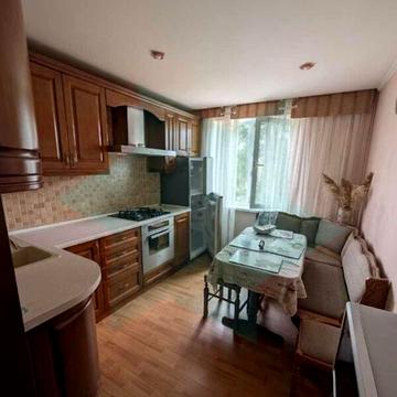 Довгострокова оренда 4к Квартира Покровський масив