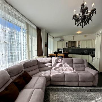 Літературна вул., 1а