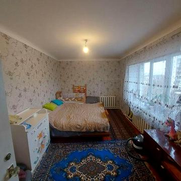 Продам 2х кімнатну на вул. Перемоги