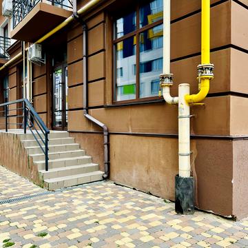 вул Вишнева, 37