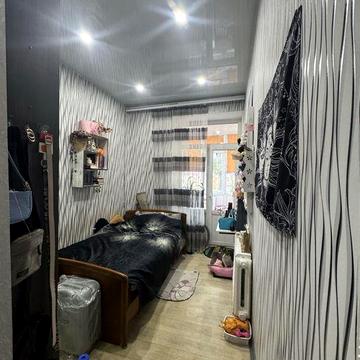 Продаж квартири трикімнатної