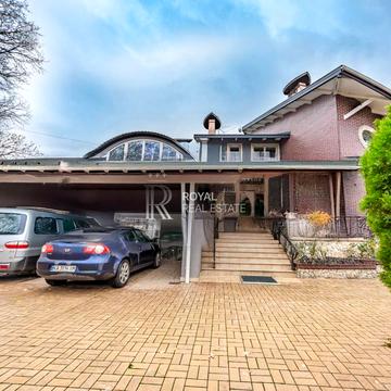 Прикордонна вул.