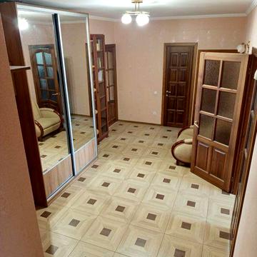 3х кімнатна квартира, вул. Хмельницька 10 (5 хв м. Святошин)