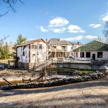 Жовтнева вул.