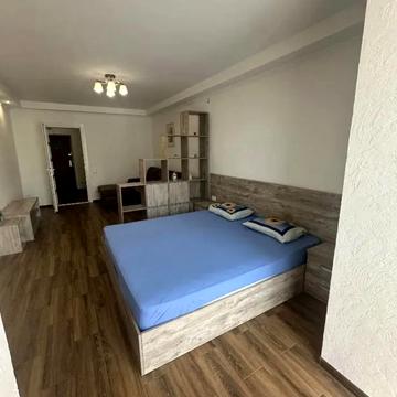 Набережна Перемоги вул., 44