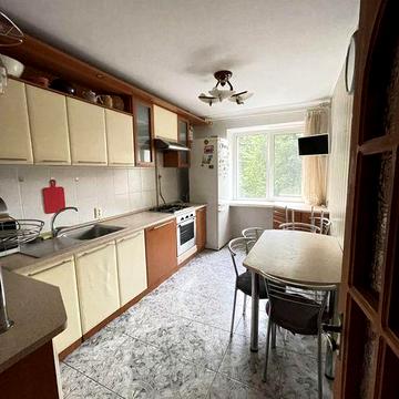 !!!Центр!!! 5 кімнатна квартира