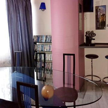 Павла Тичини просп., 8