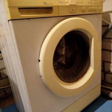 Здам 1кімнатну/комунальну квартиру;центр,біля Новуса.Вільна.