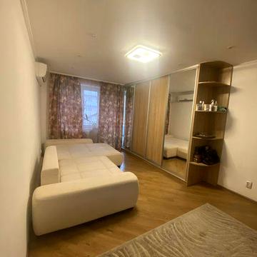 3-кімнатна на Минайській